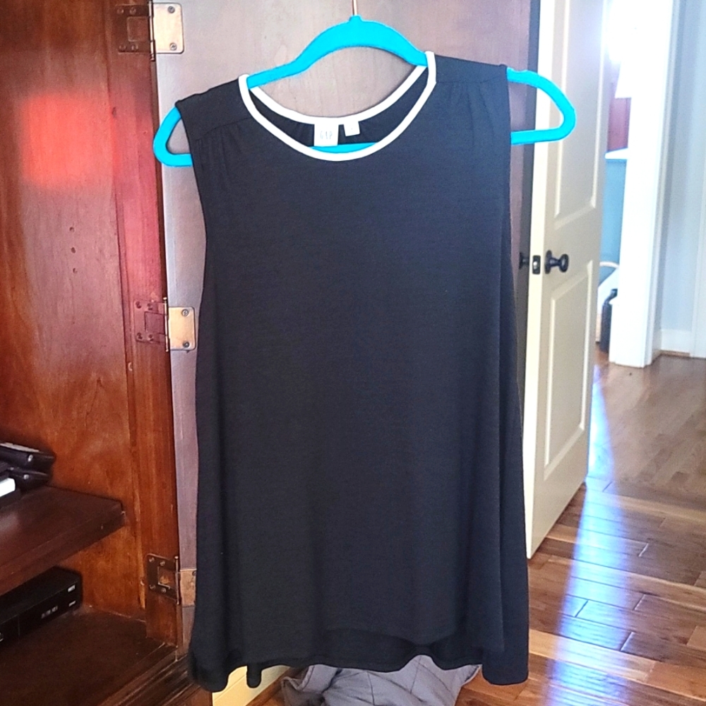 Gap Sleeveless Tee